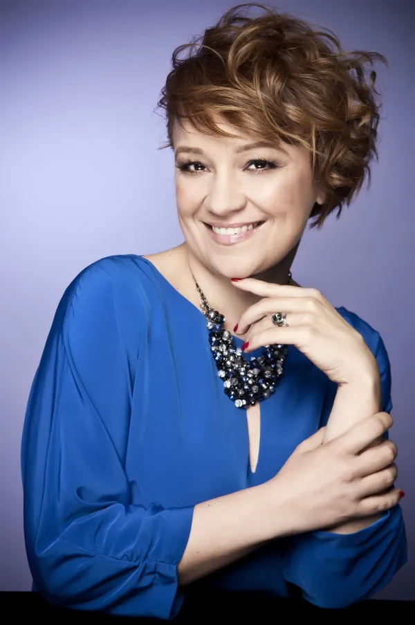 Náray Erika a SuperTV2 hangja!